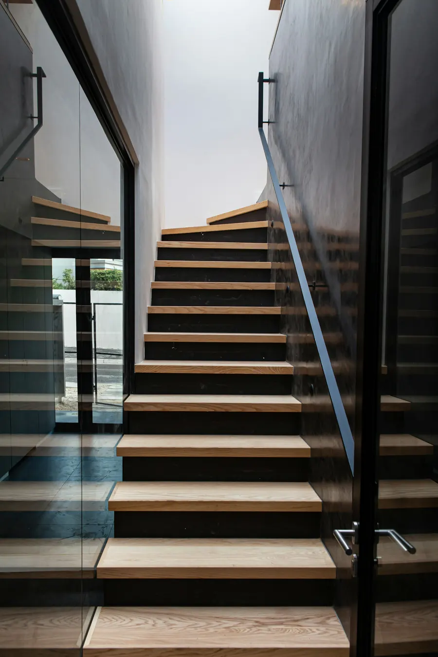 Escalier suspendu en chêne, à Carpentras